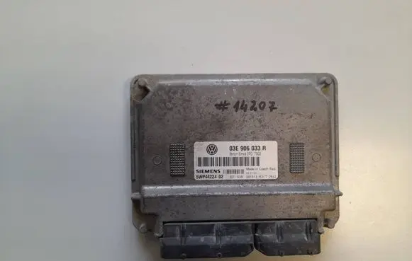 Volkswagen Polo Engine control unit/module 03E906033R 5WP4422402