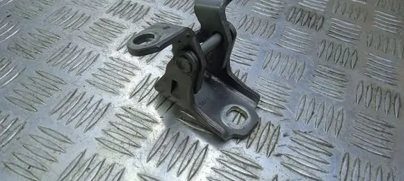 Saab 9-3 Ver2 Front door lower hinge 