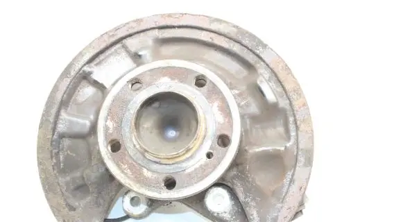 Infiniti Q30 Rear wheel hub