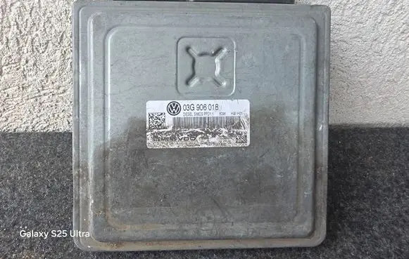 Volkswagen PASSAT B6 Engine control unit/module 03G906018