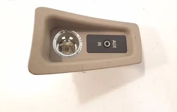 BMW 1 E81 E87 Cigarette lighter front 9110412 6930561