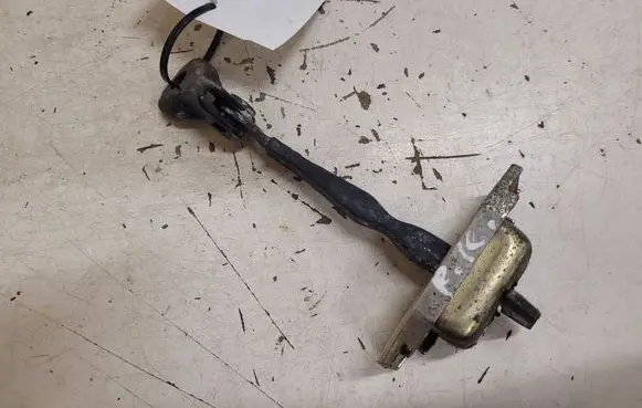 Toyota Yaris Front door check strap stopper