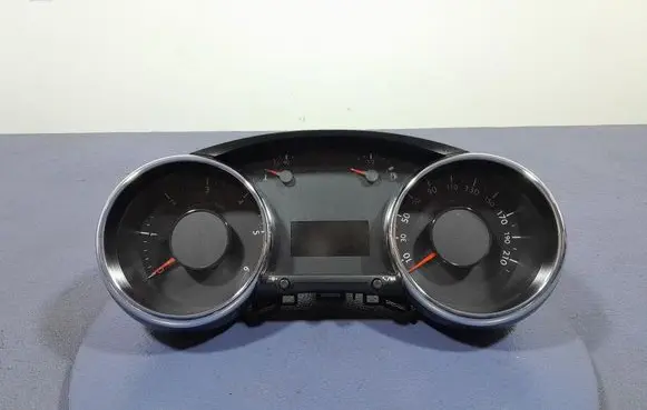 Peugeot 5008 Speedometer (instrument cluster) 9666174980