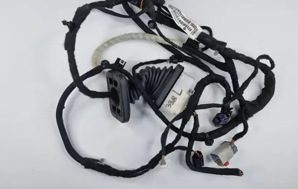 Dodge Challenger Front door wiring loom P68428100AD 68428100AD