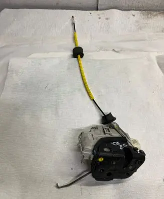 Audi A6 S6 C6 4F Rear door lock 
