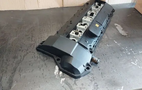 BMW 5 E39 Rocker cam cover 17033411 1703341 1928402937