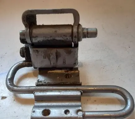 Audi A4 S4 B6 8E 8H Rear door lower hinge 8E0833412