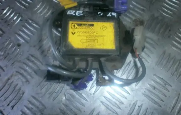 Renault 19 Airbag control unit/module 550152900 7700839009C