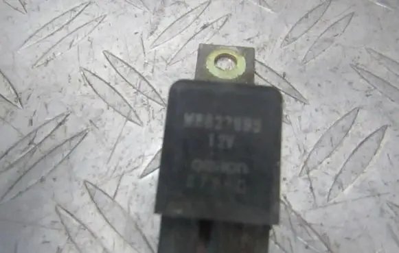 Mitsubishi Space Wagon Other relay mb627895 2796D