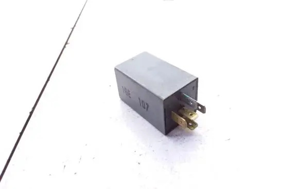Ford Escort Other relay 88AG18C641AA
