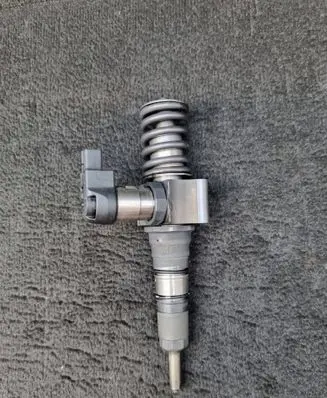 Audi A4 S4 B7 8E 8H Fuel injector 03G130073T