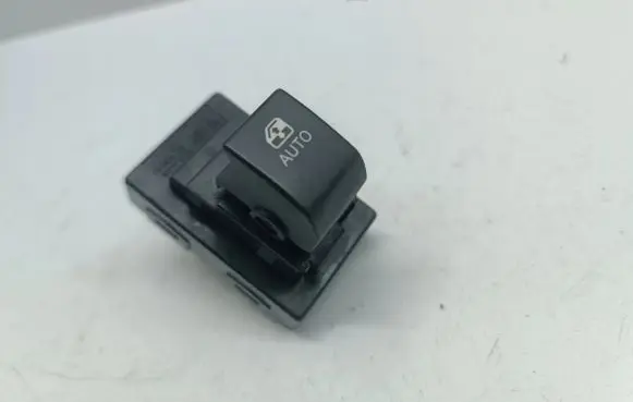 KIA Ceed Electric window control switch 3695111000 935751H100