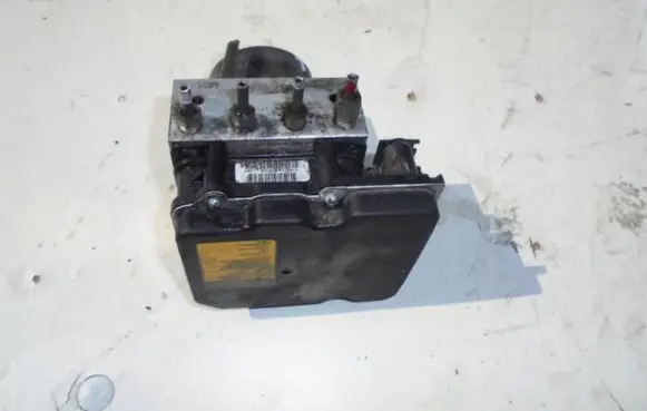 Toyota Avensis T270 ABS Pump