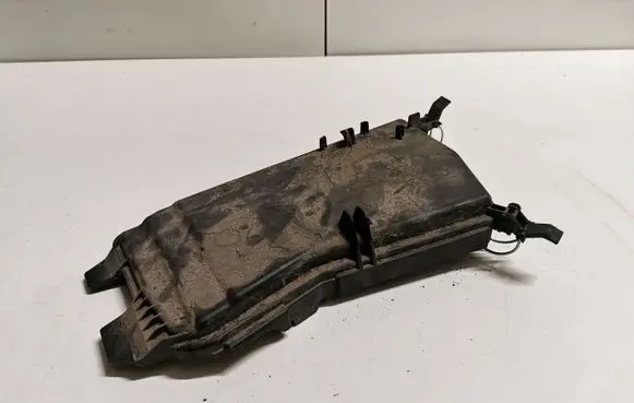 Mercedes-Benz E W212 Fuse box cover A2125400082