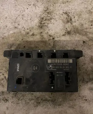 Mercedes-Benz E W212 Door control unit/module 2038205526 351321