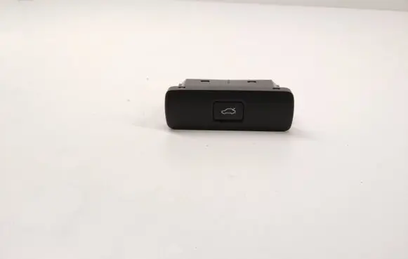 Volvo V60 Tailgate/boot open switch button P32350330 24W165 T24160125801