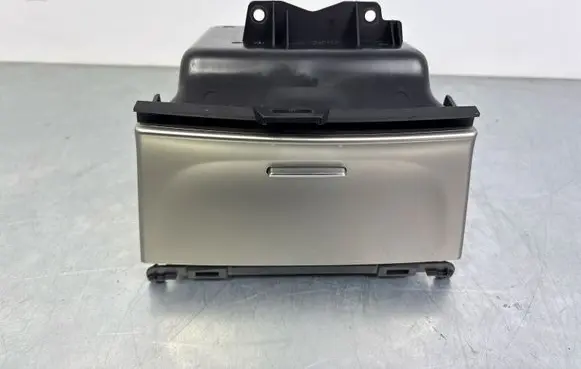 Jeep Grand Cherokee Glove box X90006206DL