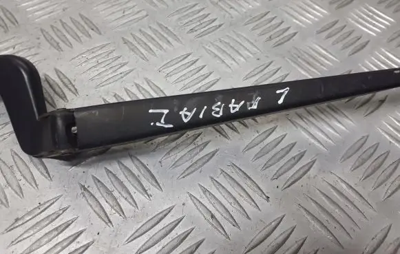 Skoda Fabia Mk1 (6Y) Front wiper blade arm