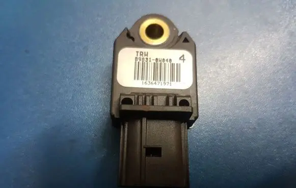 Lexus IS 220D-250-350 Airbag deployment crash/impact sensor 898310W040