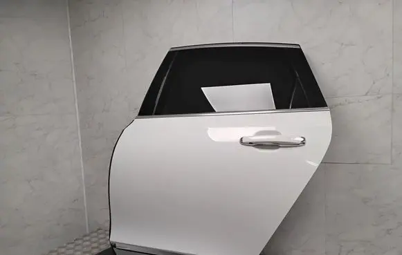 Volvo S90, V90 Rear door