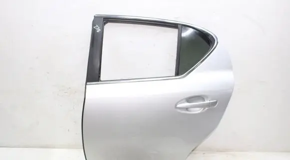 Lexus CT 200H Rear door 1G1
