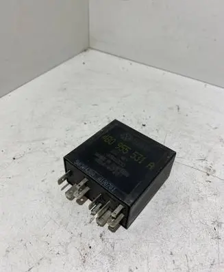Volkswagen Golf III Window wiper relay 4B0955531A A190701 5WK10430A