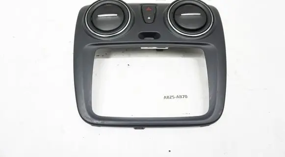 Dacia Dokker Dashboard center trim panel 682605601R