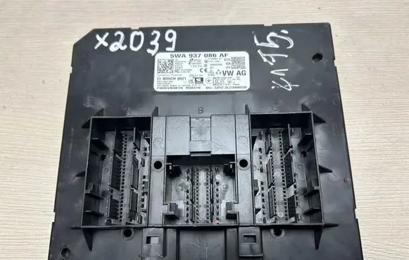 Volkswagen Golf VIII Comfort/convenience module 5WA937086AF