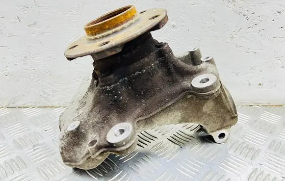 BMW 4 F32 F33 Front wheel hub 6858311