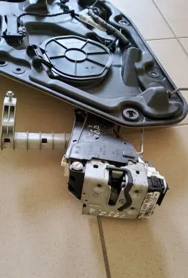 Dodge Durango Rear door window regulator with motor