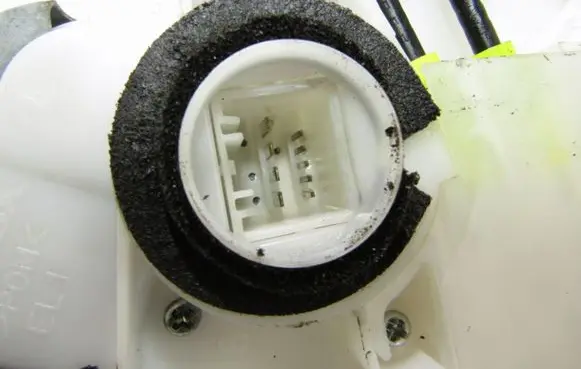 Honda CR-V Front door lock