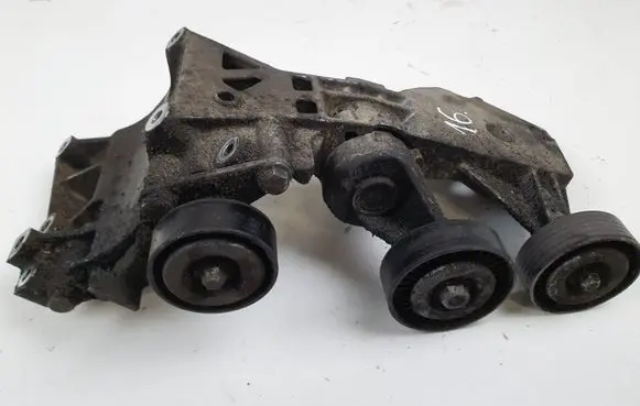 Mercedes-Benz B W245 Generator/alternator bracket A6402021040