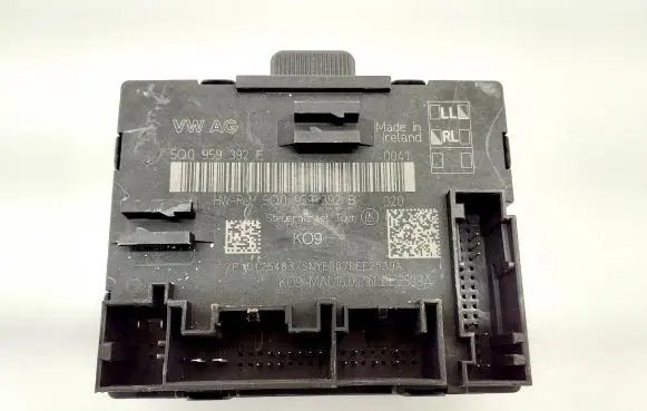 Skoda Superb B8 (3V) Door control unit/module 5Q0959392E 5Q0959392B
