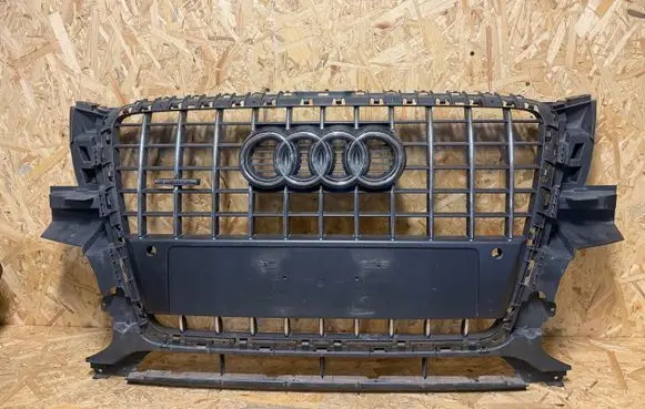Audi Q5 SQ5 8R Front bumper upper radiator grill 8R0853651B 8R0853651