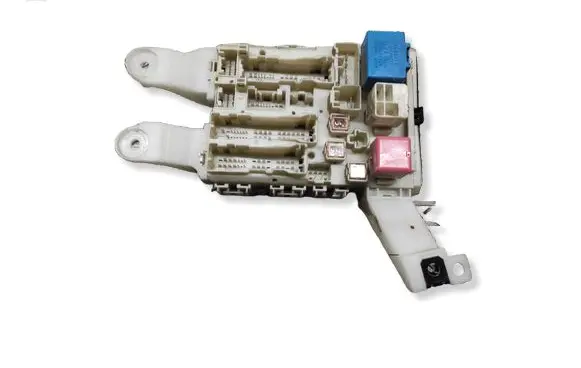 Toyota Auris 150 Fuse module 02118H18