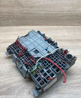 Opel Astra G Fuse module 90589965