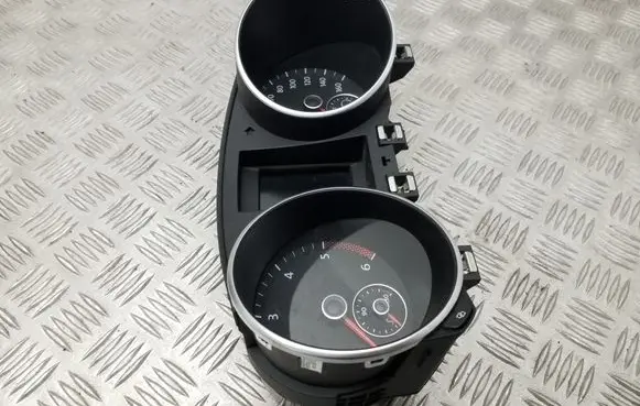 Volkswagen Golf VI Speedometer (instrument cluster) 5K0920971A