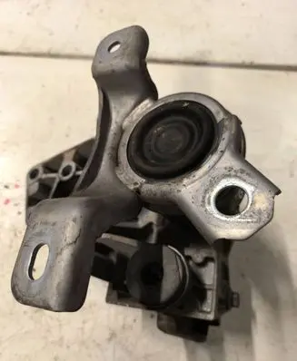 Land Rover Freelander 2 - LR2 Engine mount bracket 6G926F012BE
