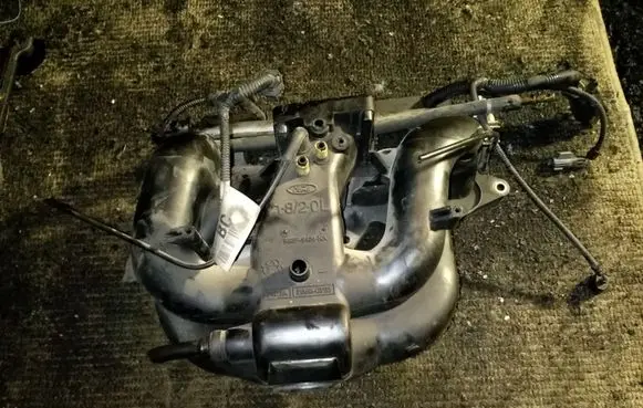 Ford Focus Intake manifold 988F9424KA