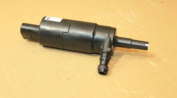 BMW X5 E53 Headlight washer pump 8377430