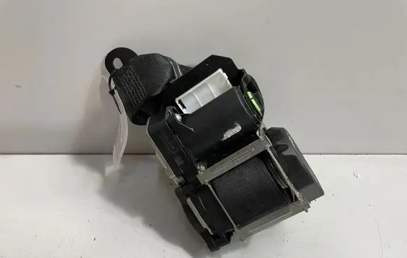 BMW 3 F30 F35 F31 Front seatbelt 7383318