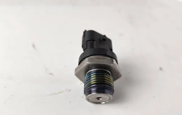 Fuel pressure sensor