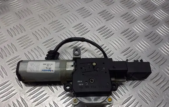Mercedes-Benz C W202 Sunroof motor/actuator 2028200808