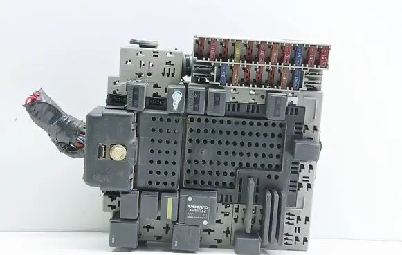 Volvo V70 Fuse box set 9401802 0211608