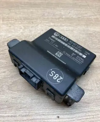 Volkswagen Golf V Gateway control module 1K0907530F 1K0907951