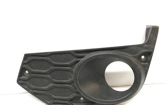 Iveco Daily 6th gen Front fog light trim/grill 5801562216
