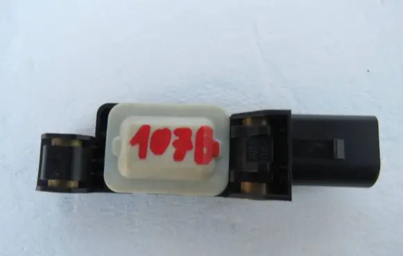Porsche Cayenne (9PA) Airbag deployment crash/impact sensor 4B0959643E 0232H27SN547