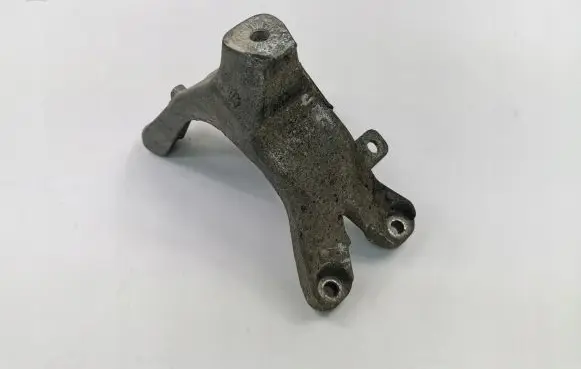 Audi A4 S4 B8 8K Engine mounting bracket 8K0199308BE