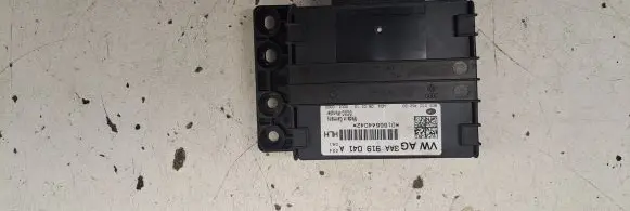 Volkswagen Golf VI Power management control unit 3AA919041A 5K0971864A 17800800