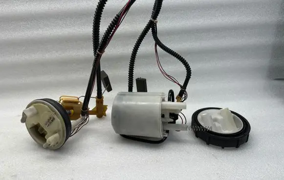 Mercedes-Benz CLK A209 C209 In-tank fuel pump A2034701641 09753039903 1250759